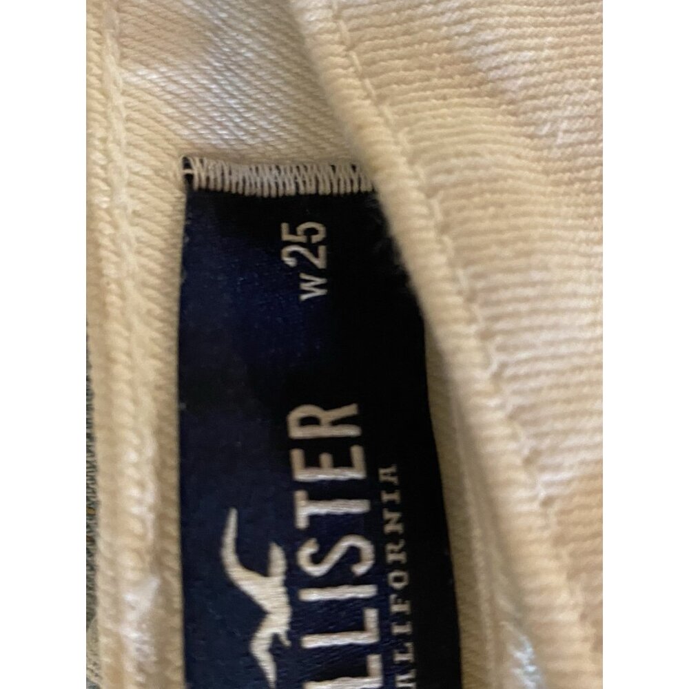 Hollister Low-Rise Short Short Women/ Junior Size 1 (28X2” measured)  Shorts - Picture 5 of 10